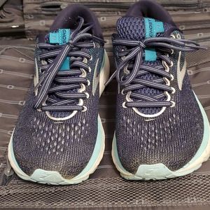 Brooks ghost 11